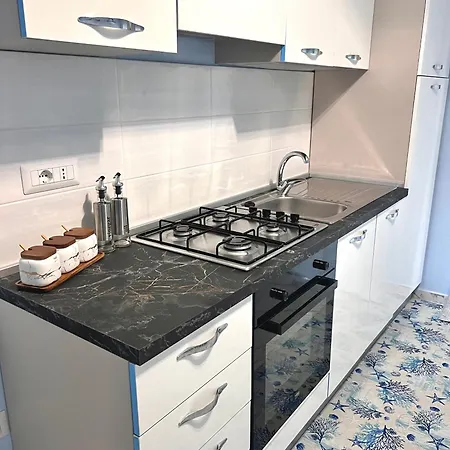 Restyling Center Apartment Tropea